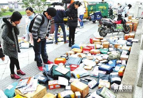 今年“雙12”，郵政、快遞企業(yè)共攬收包裹2.43億件